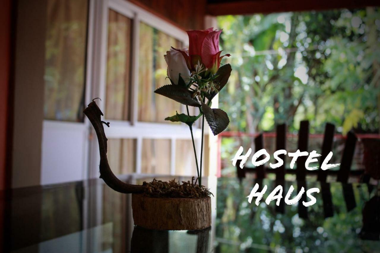 Hostel Haus Puerto Iguazú Exteriör bild
